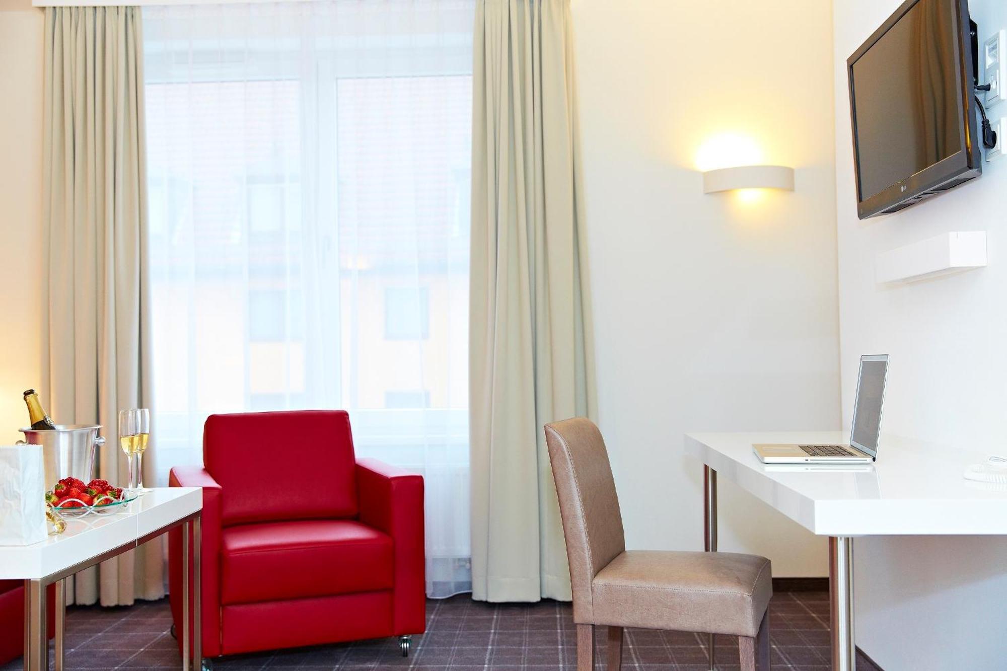 Landhotel Sonne Нойендеттельзау Экстерьер фото
