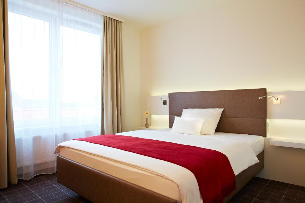 Landhotel Sonne Нойендеттельзау Номер фото